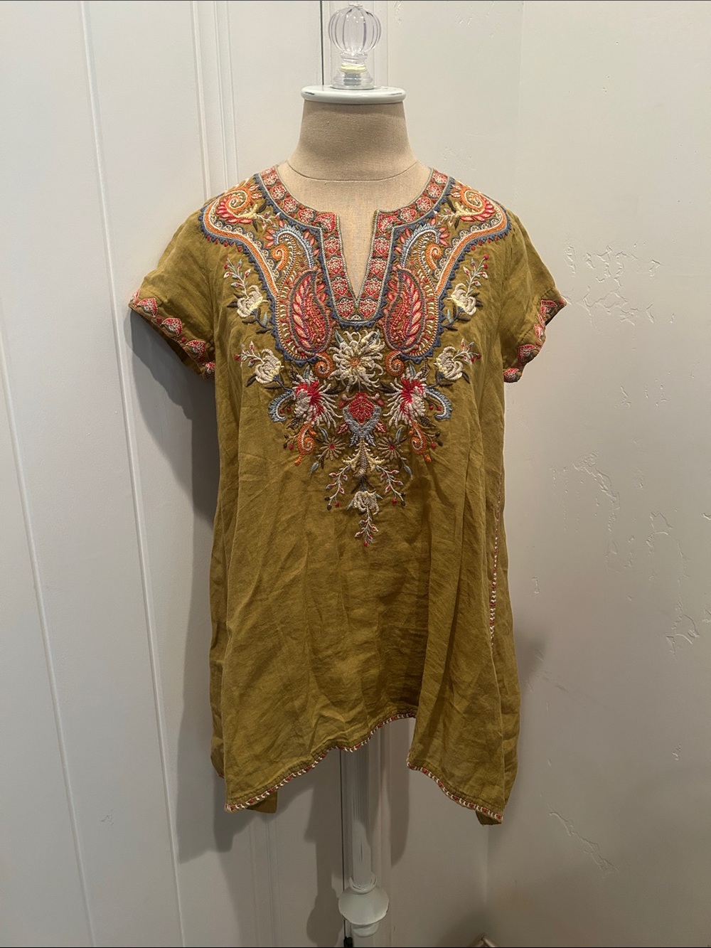 Johnny Was Embroidered Olive Green Women’s Tikal Swing Blouse